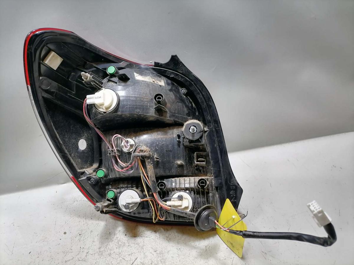 Peugeot 108 original R&uuml;cklicht R&uuml;ckleuchte Schlussleuchte rechts Bj.2016